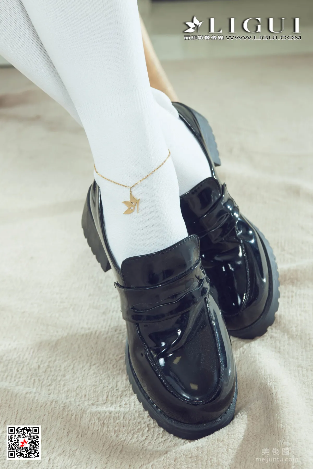 [Ligui] Model Pan Pan, Glasses Girl JK Uniform Stockings and Feet photo 5