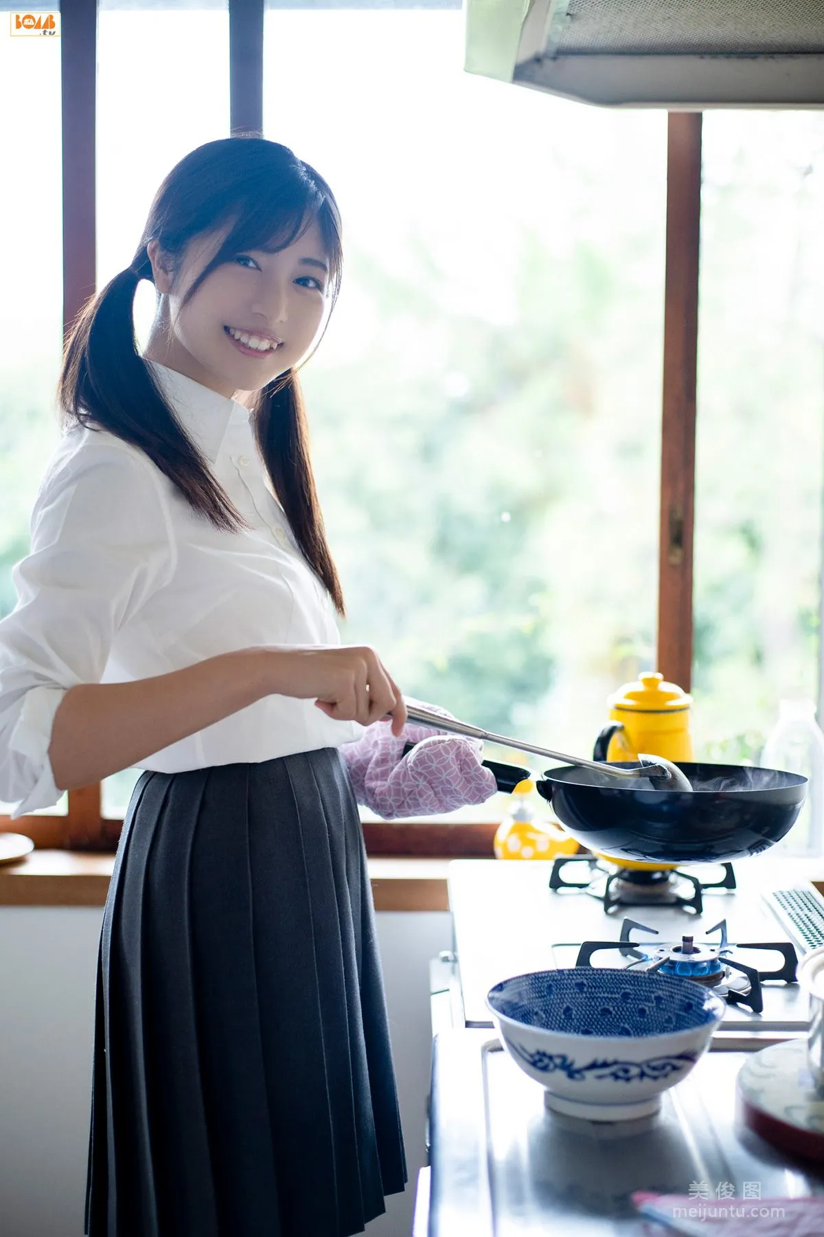 Rio Yoshida: Bomb.TV photo 9