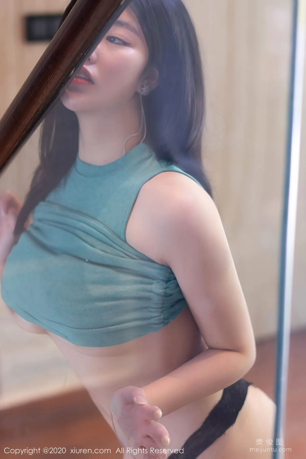 [XiuRen] No.2744 Na Lu Selena - Beautiful Legs and Curves Under Exquisite Black Stockings photo 34