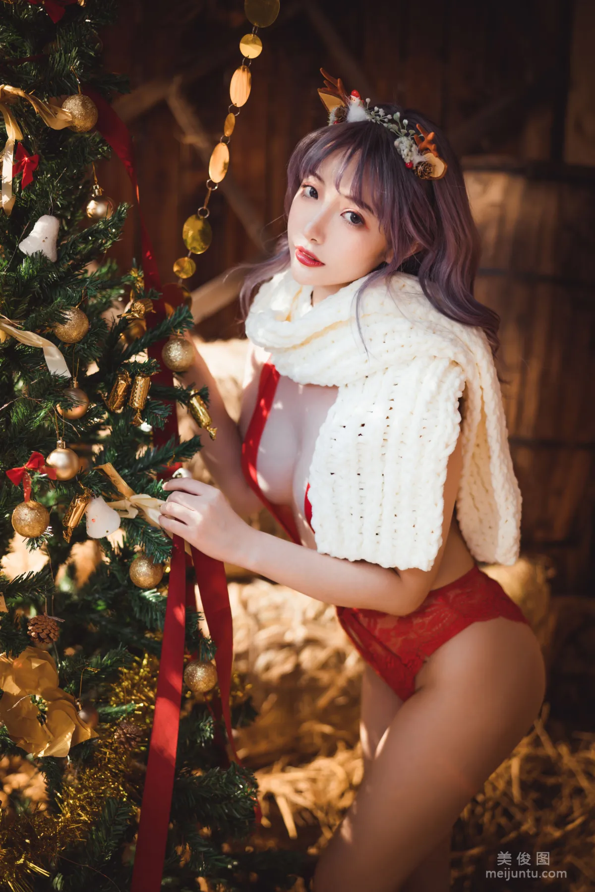 [Cosplay] 动漫博主雯妹 - 2020圣诞 写真套图9