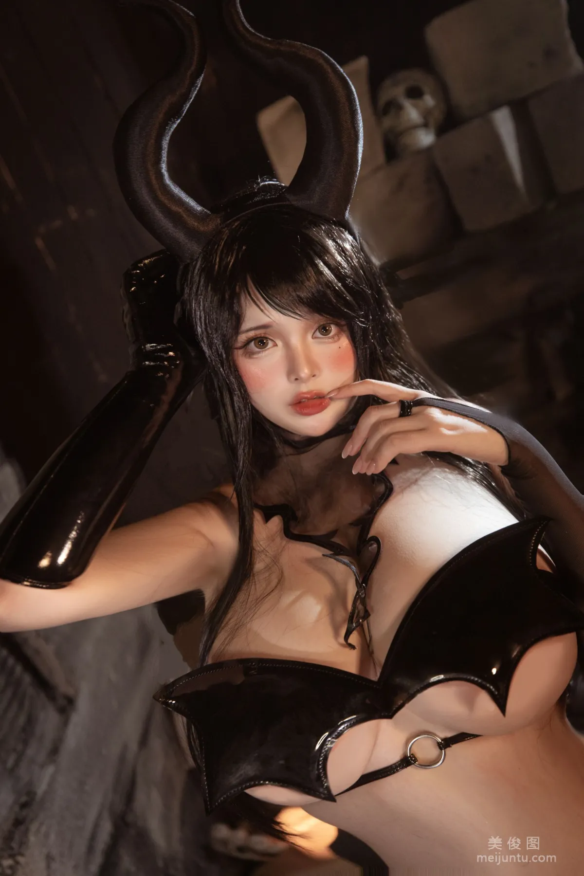 [Cosplay] NinJA Azhaizhai - Masochist Succubus Photo Set photo 20