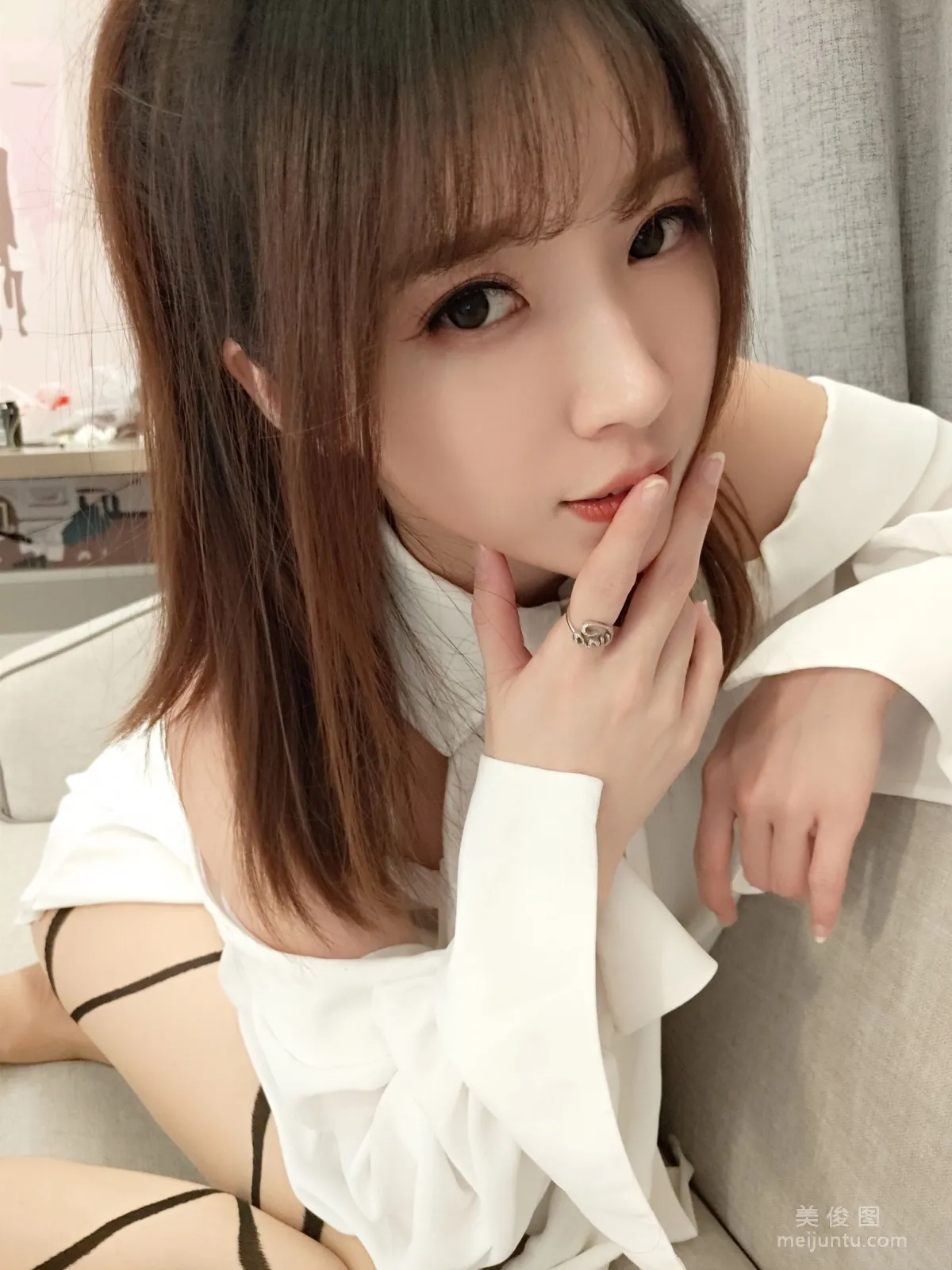 [Cosplay] 小女巫露娜 - 条纹提花白衬衣33