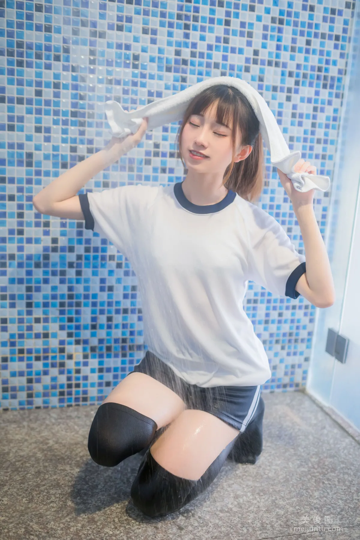 Qi Tailang: Web Idols photo 24