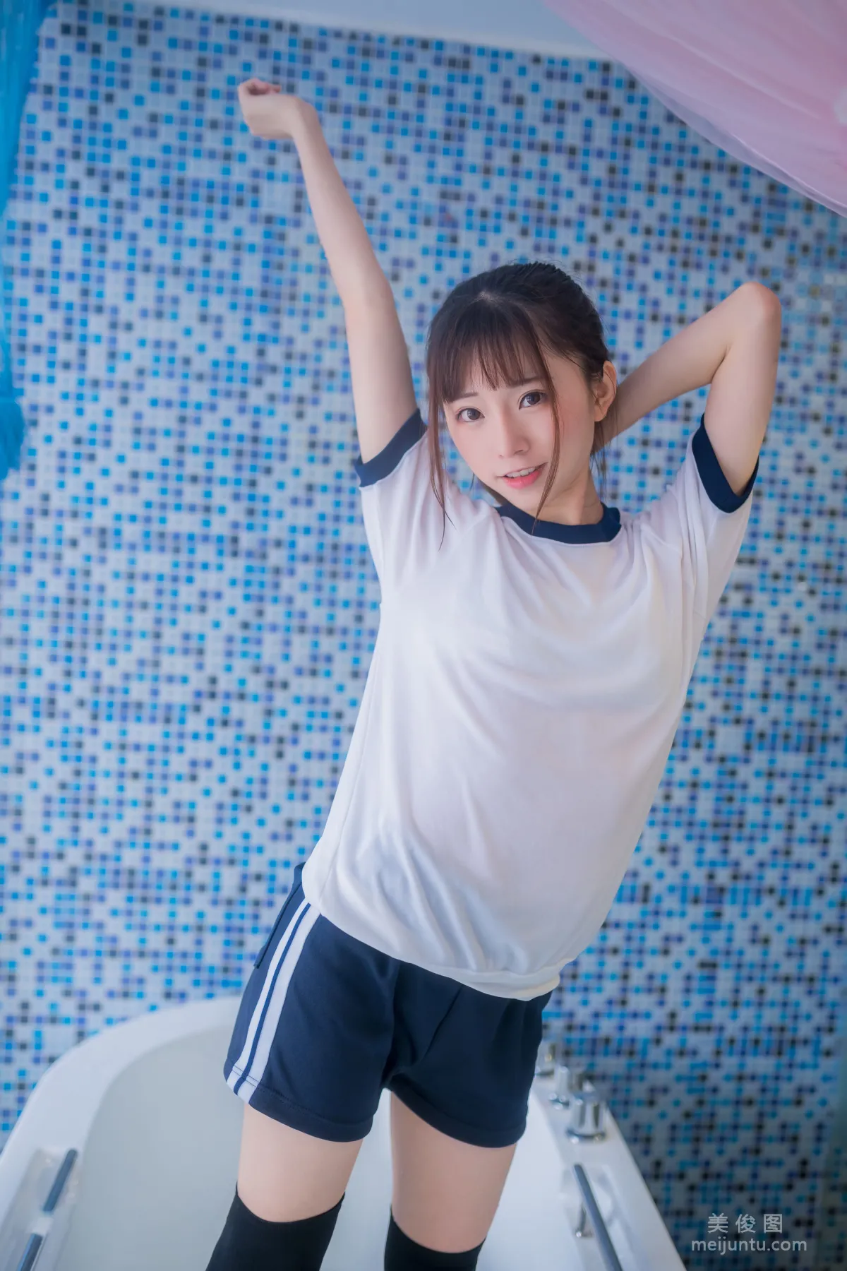 Qi Tailang: Web Idols photo 41
