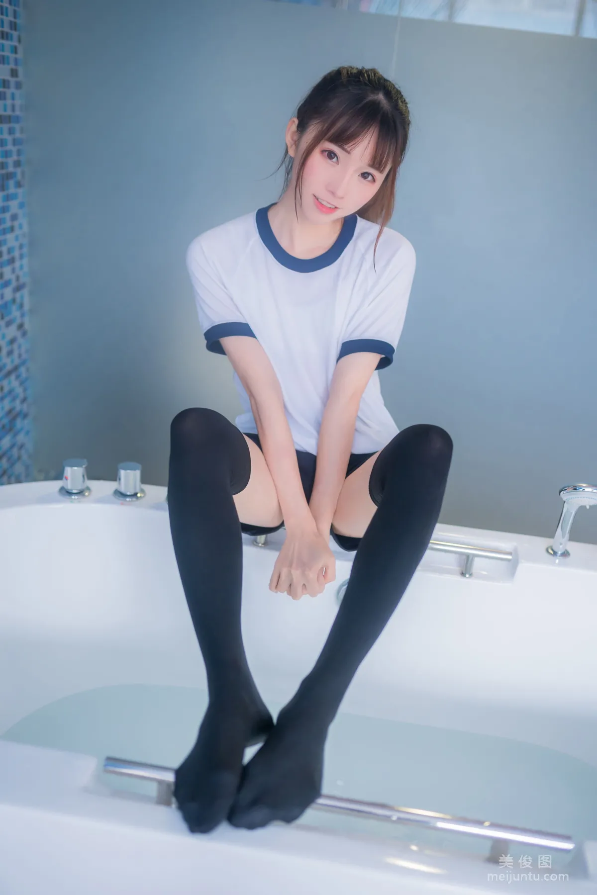 Qi Tailang: Web Idols photo 37