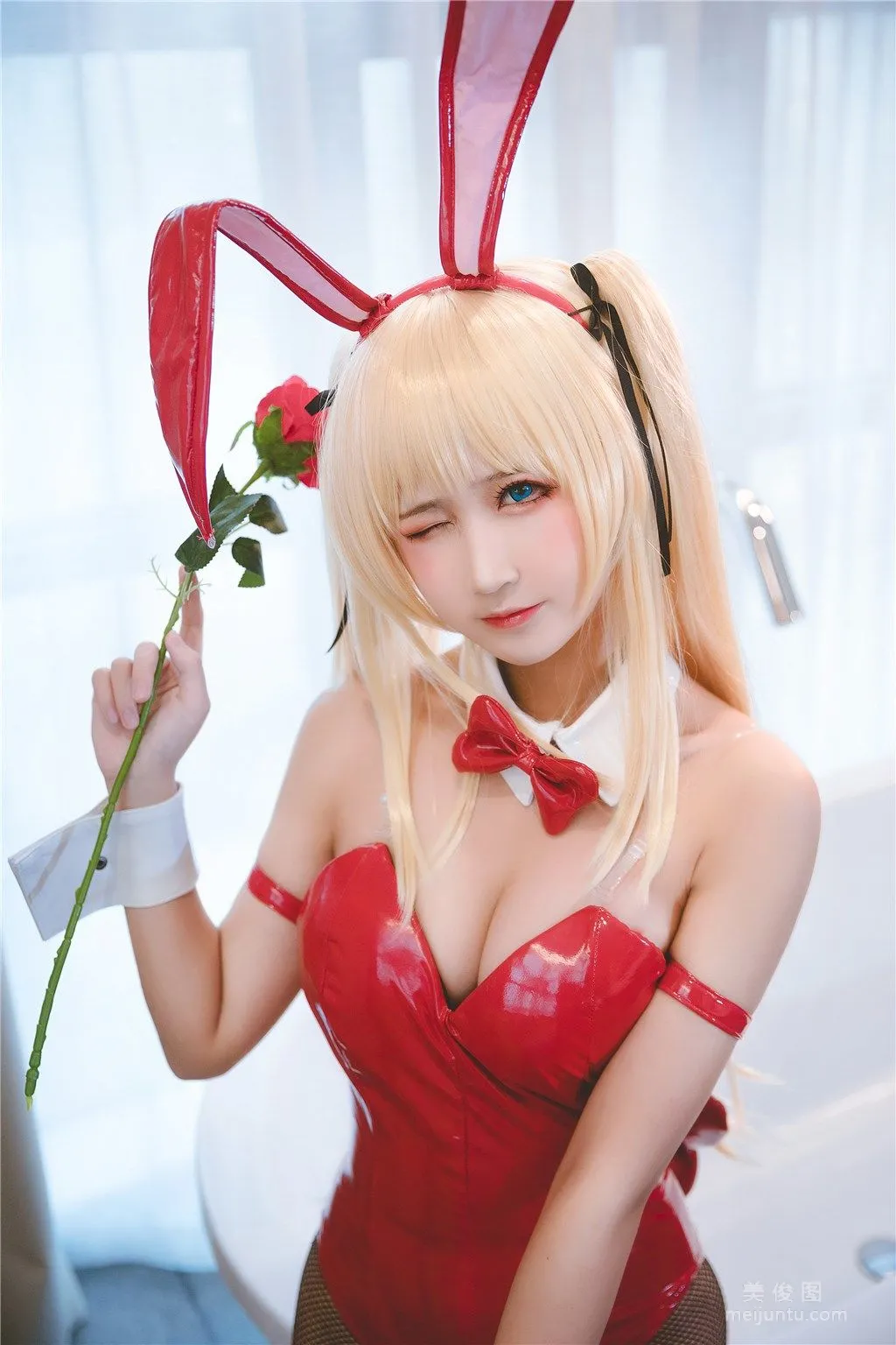 [Cosplay] 微博妹子三度_69 - 黑丝兔女郎1