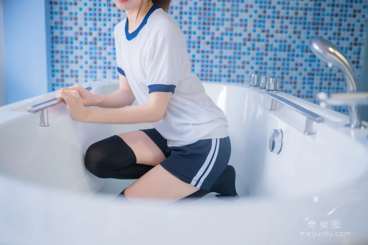 Qi Tailang: Web Idols photo 42