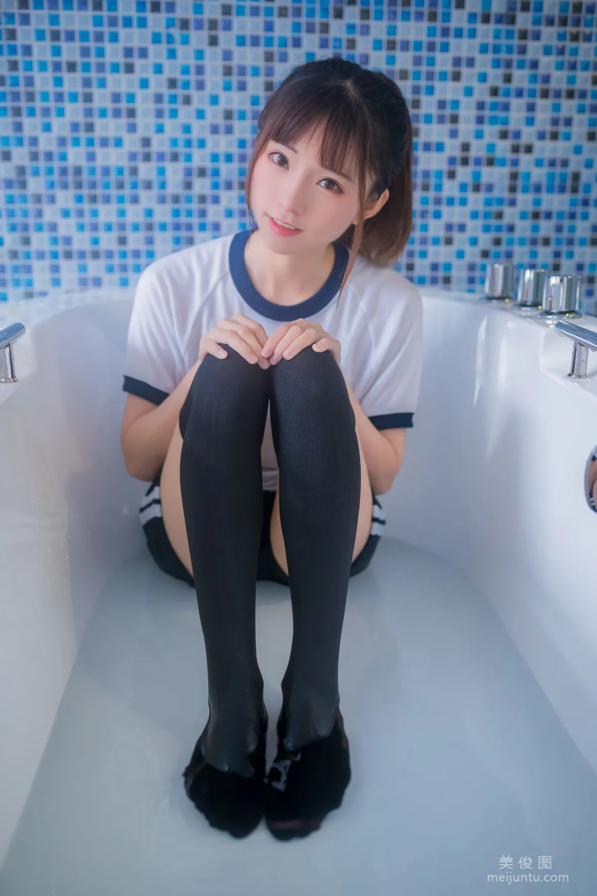 Qi Tailang: Web Idols photo 44