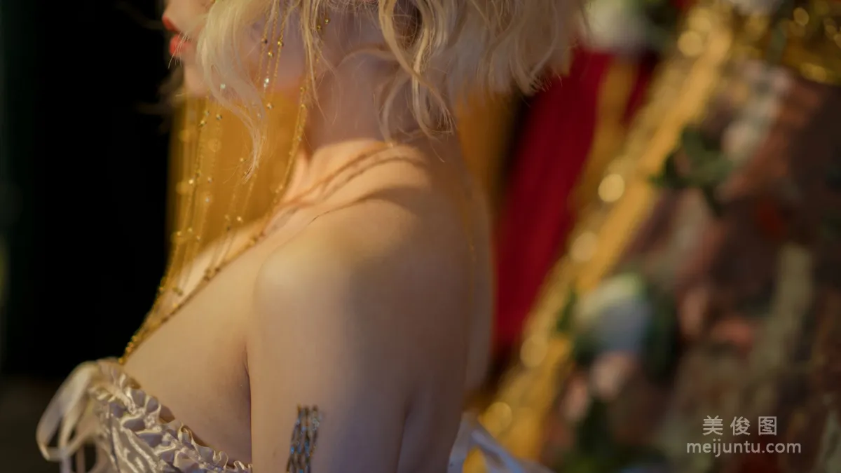[Cosplay] 七月喵子 - 献上王的冠冕 写真套图5