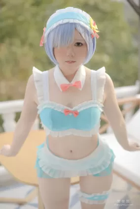[Cosplay] Vol.20 きょう肉肉 - 屋外プールにいる 寫真套圖