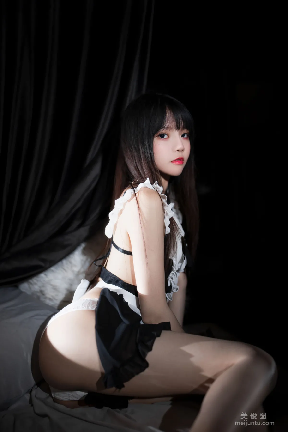 Ying Taomiao: Web Idols photo 4