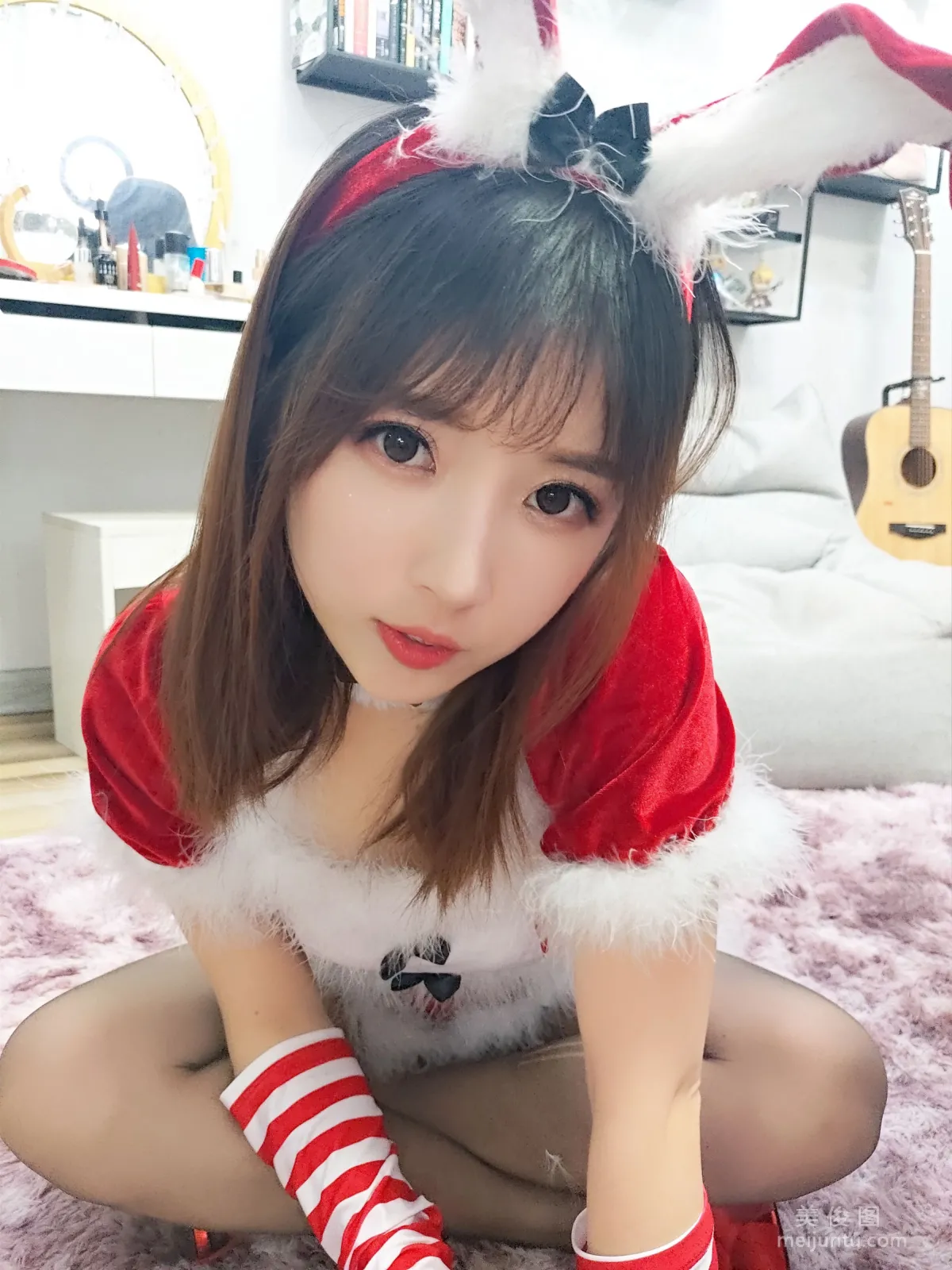 Douyu Streamer Little Witch Luna, Christmas Costume Photo Set photo 1