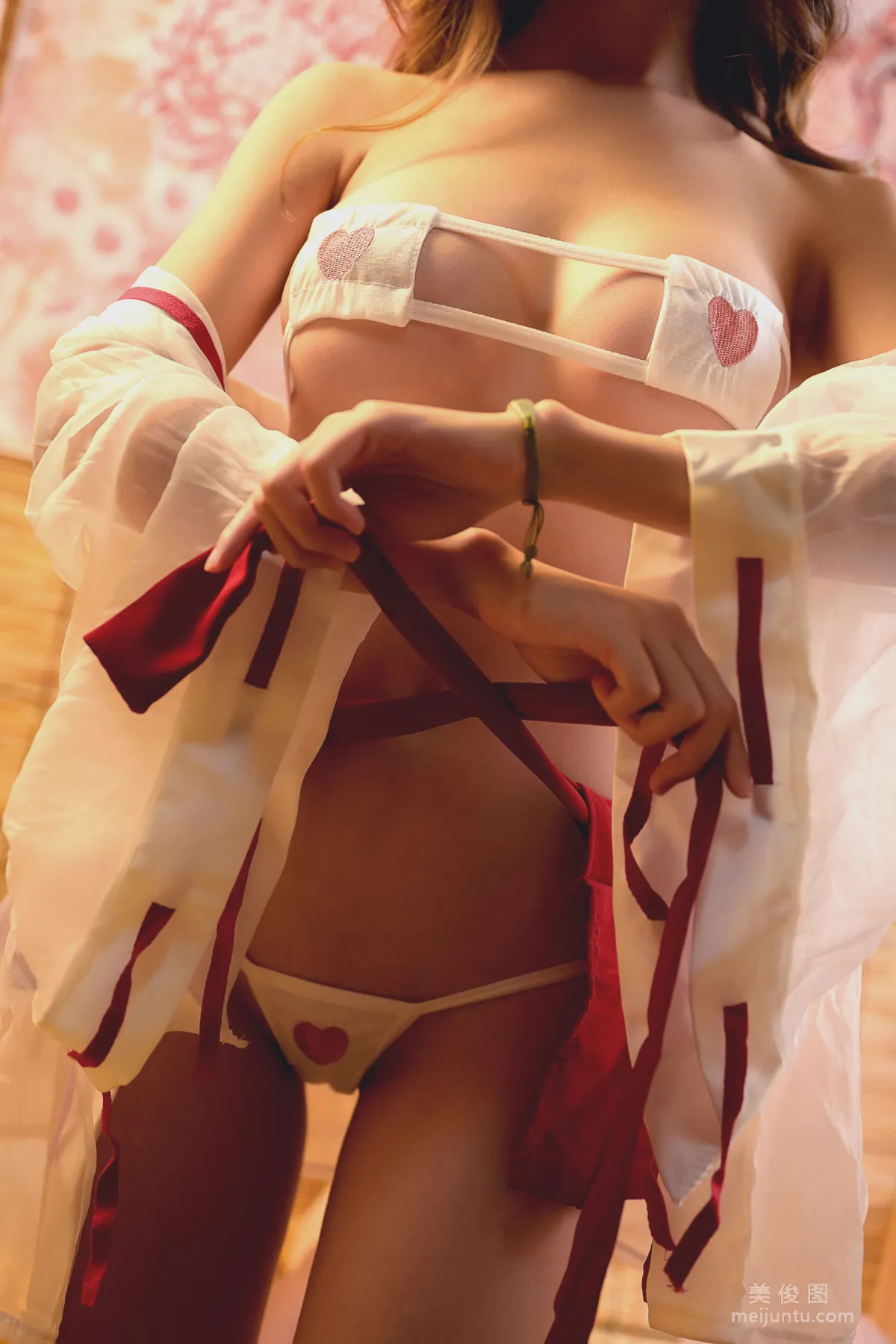 [Cosplay] Douniang Lishi - Shrine Maiden Photo Set photo 8