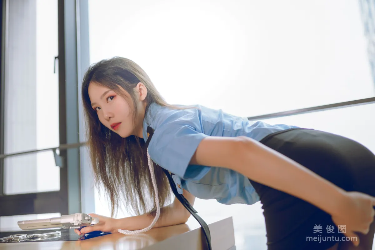 [Cosplay] Douniang Lishi, Policewoman Photo Set photo 2