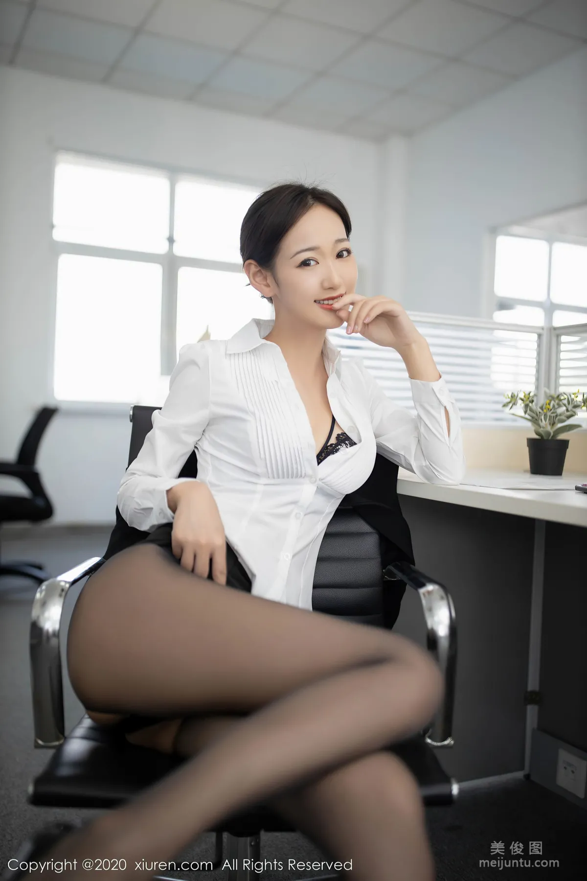 [秀人XIUREN] No.2795 唐安琪 - 辦公室職員系列 21