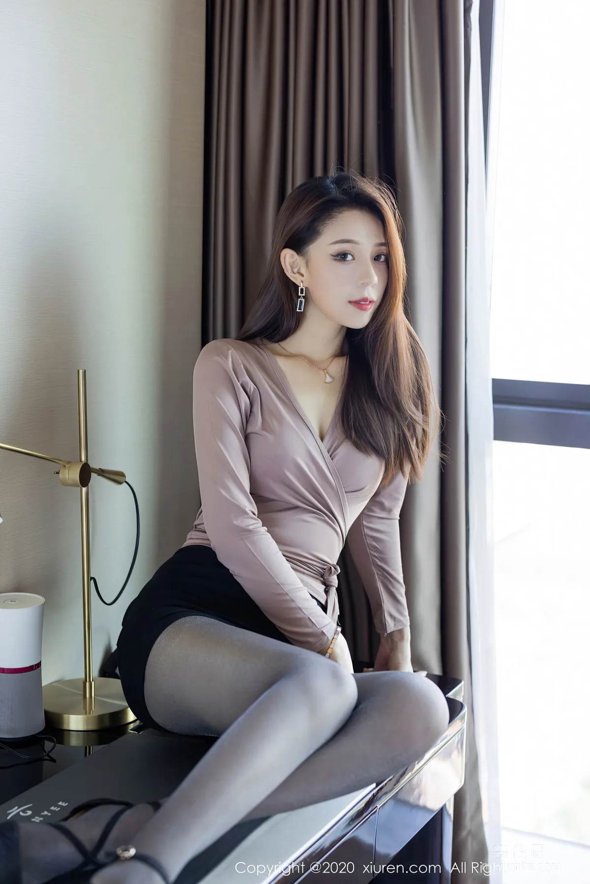 [XiuRen] No.2818 Yan Mo - Urban Beauty OL Style photo 7