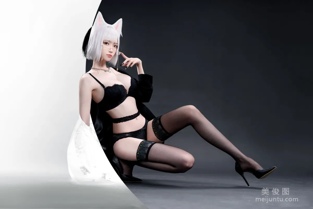 Long-Legged Coser Qingqingzi Js & Li Ling - Fox and Wolf photo 11