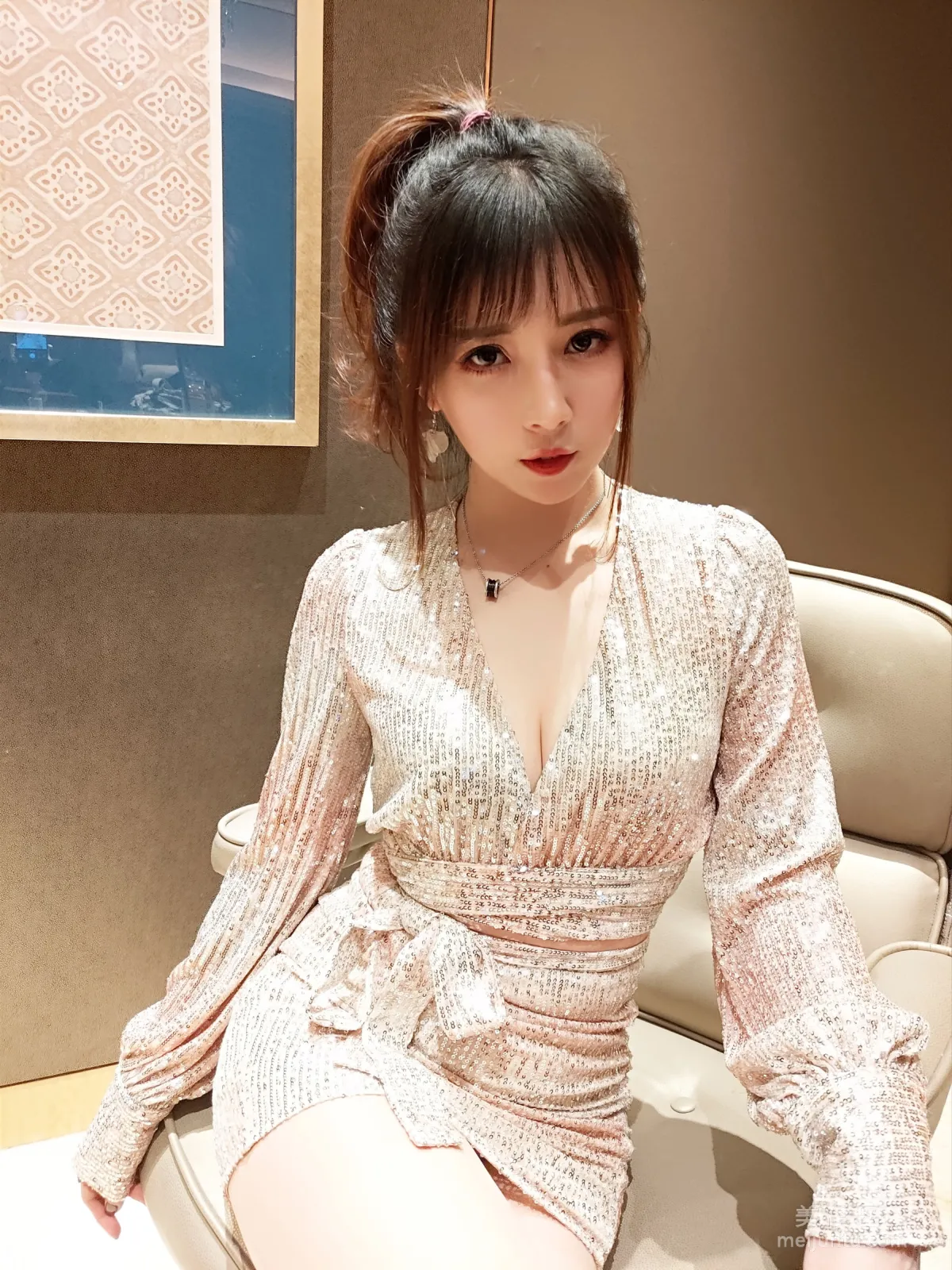 [Cosplay Photos] Xiaonv Wulu Na, Sequin Dress and Silk Stockings photo 17