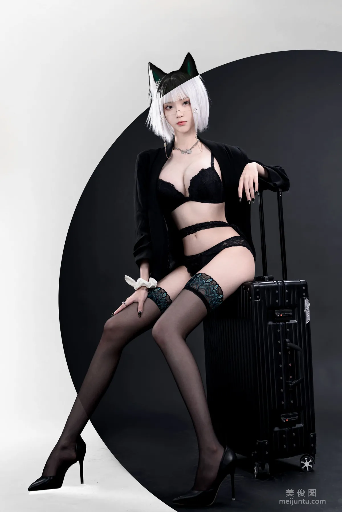 Long-Legged Coser Qingqingzi Js & Li Ling - Fox and Wolf photo 7