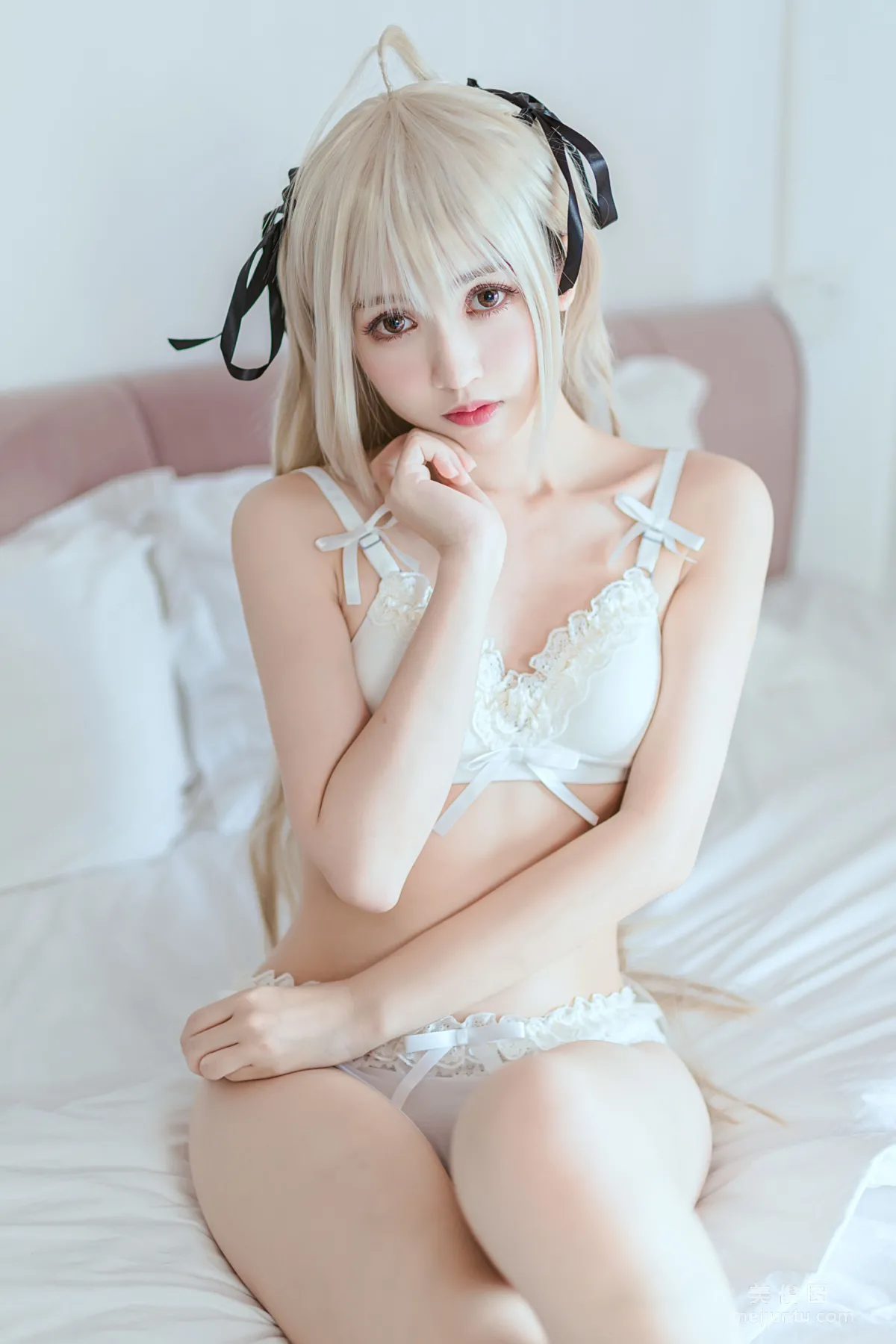 Manyu Feier: Web Idols photo 7