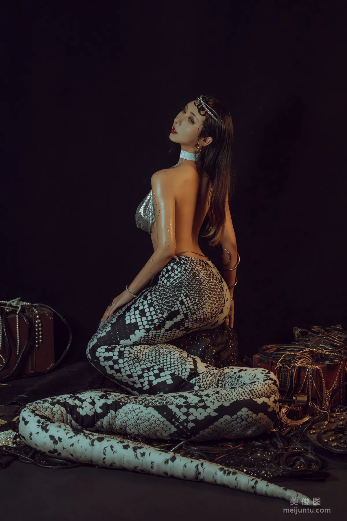 Yun Xixi: Web Idols photo 1