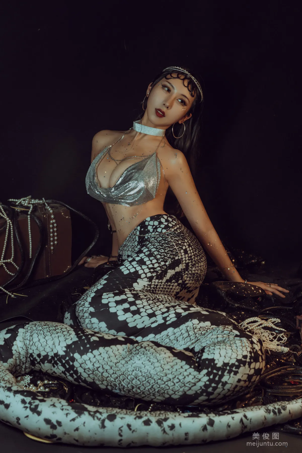 Yun Xixi: Web Idols photo 2