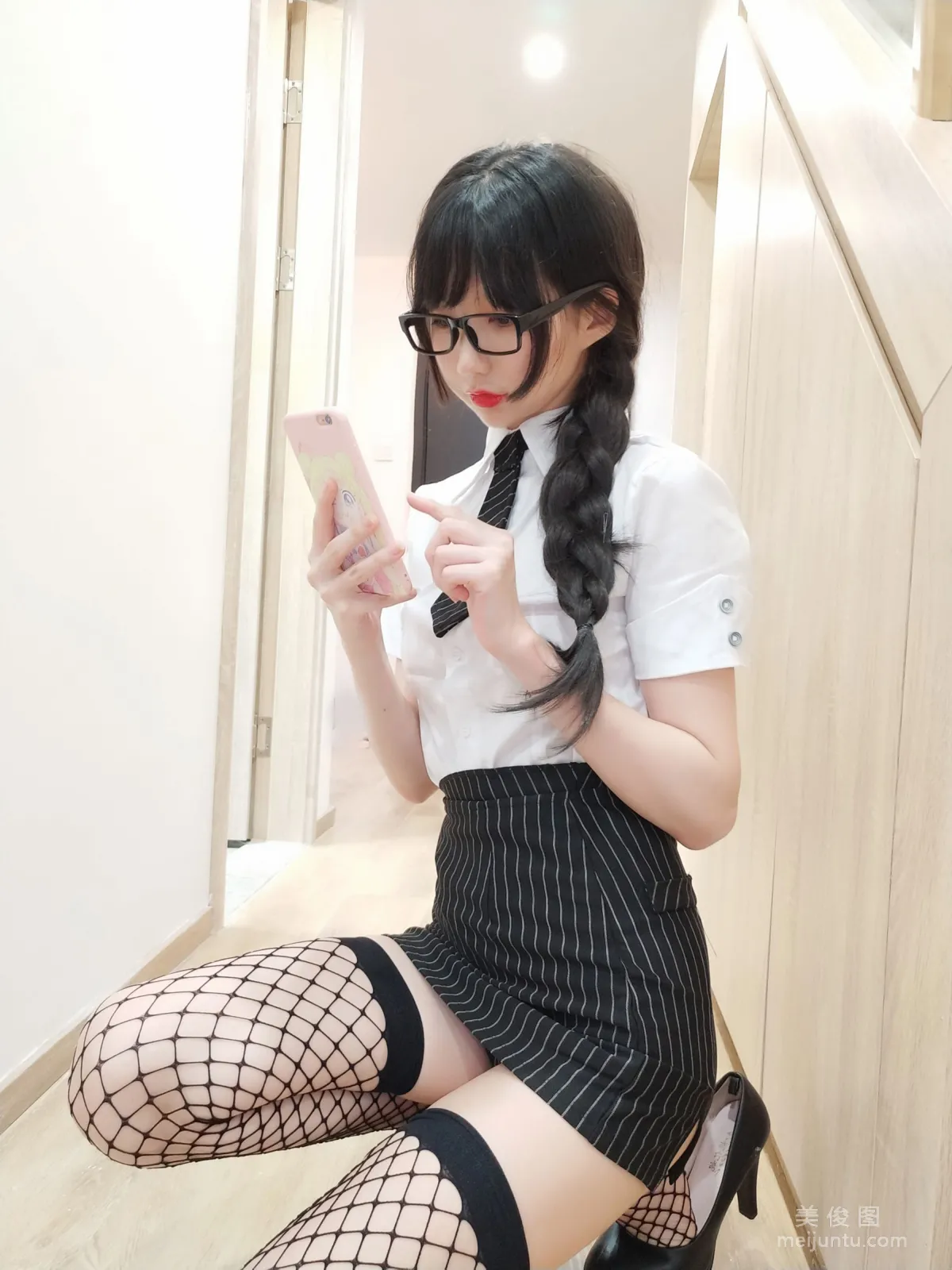 Mo Wumiao: Web Idols photo 10