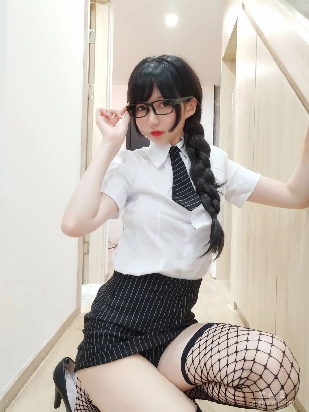 Mo Wumiao: Web Idols photo 8