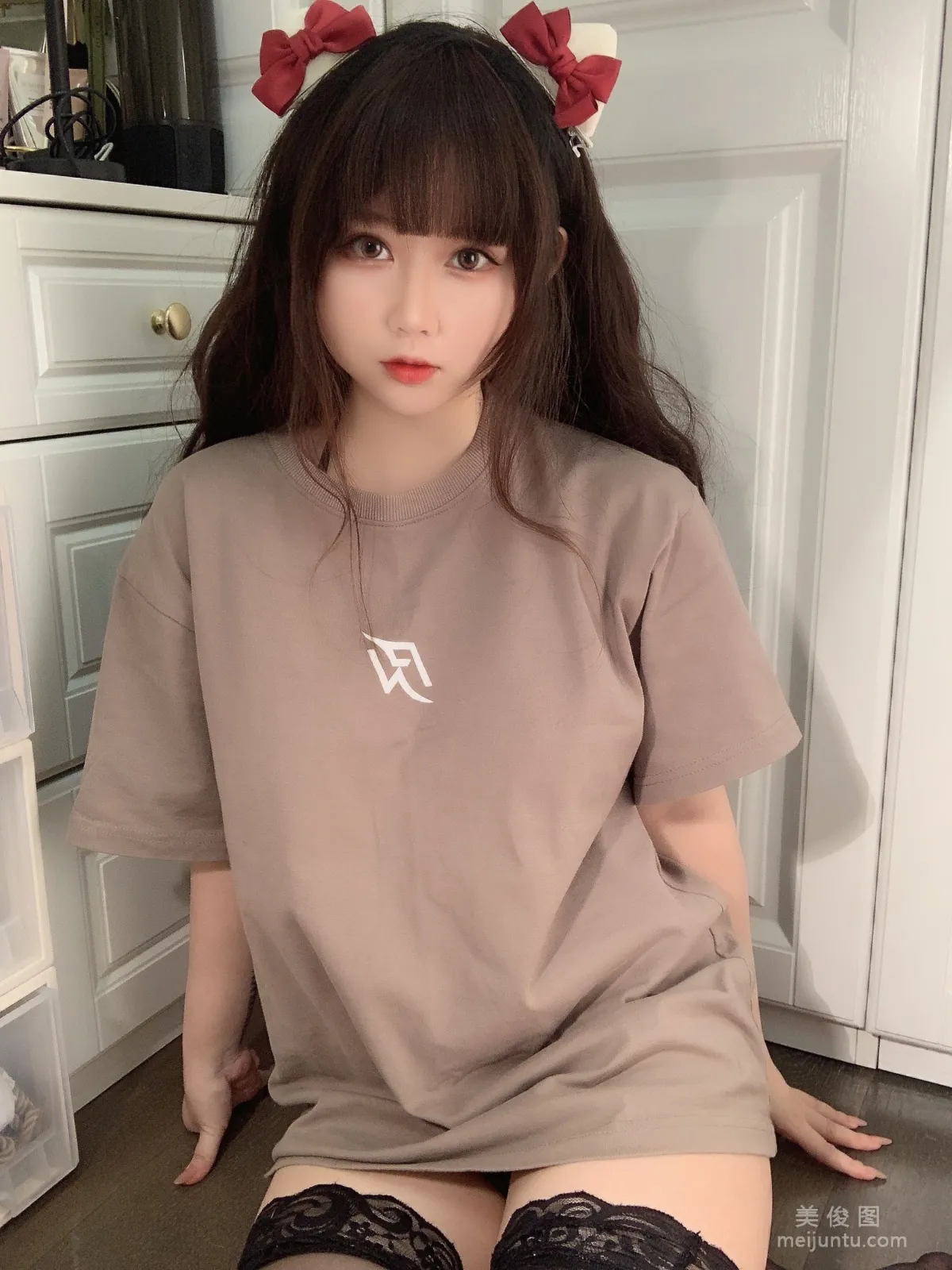 Shiyi Jiangya: Web Idols photo 5