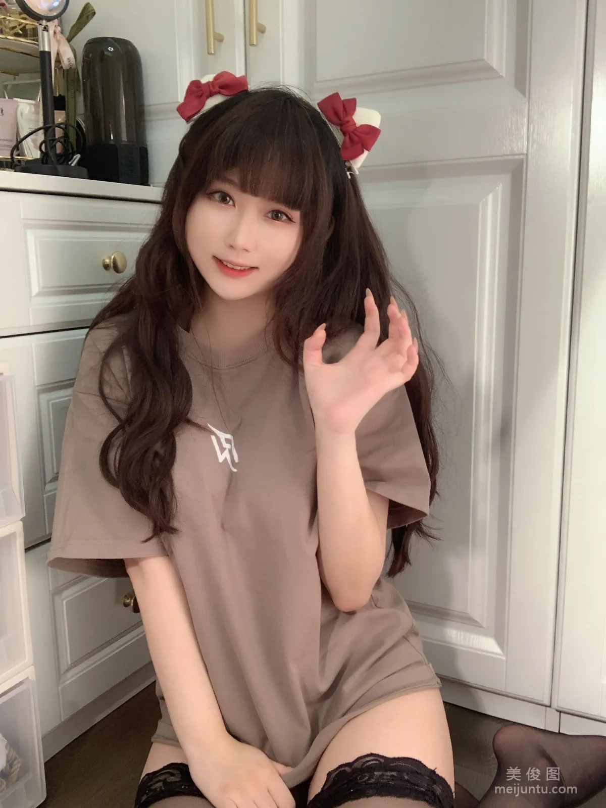 Shiyi Jiangya: Web Idols photo 2