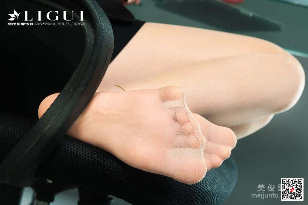 [丽柜Ligui] 网络丽人 Model 微微《梦欲女同事》12