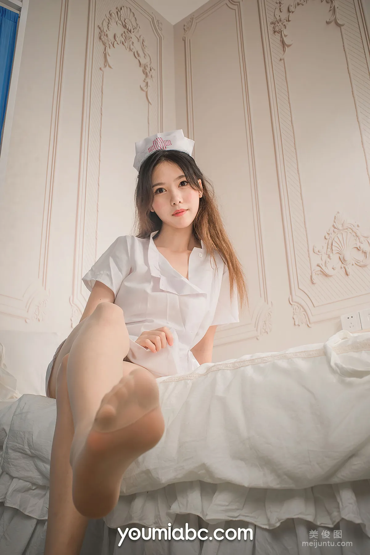 [YouMi] Douniang Lishi - Pushing Down the Little Nurse photo 16
