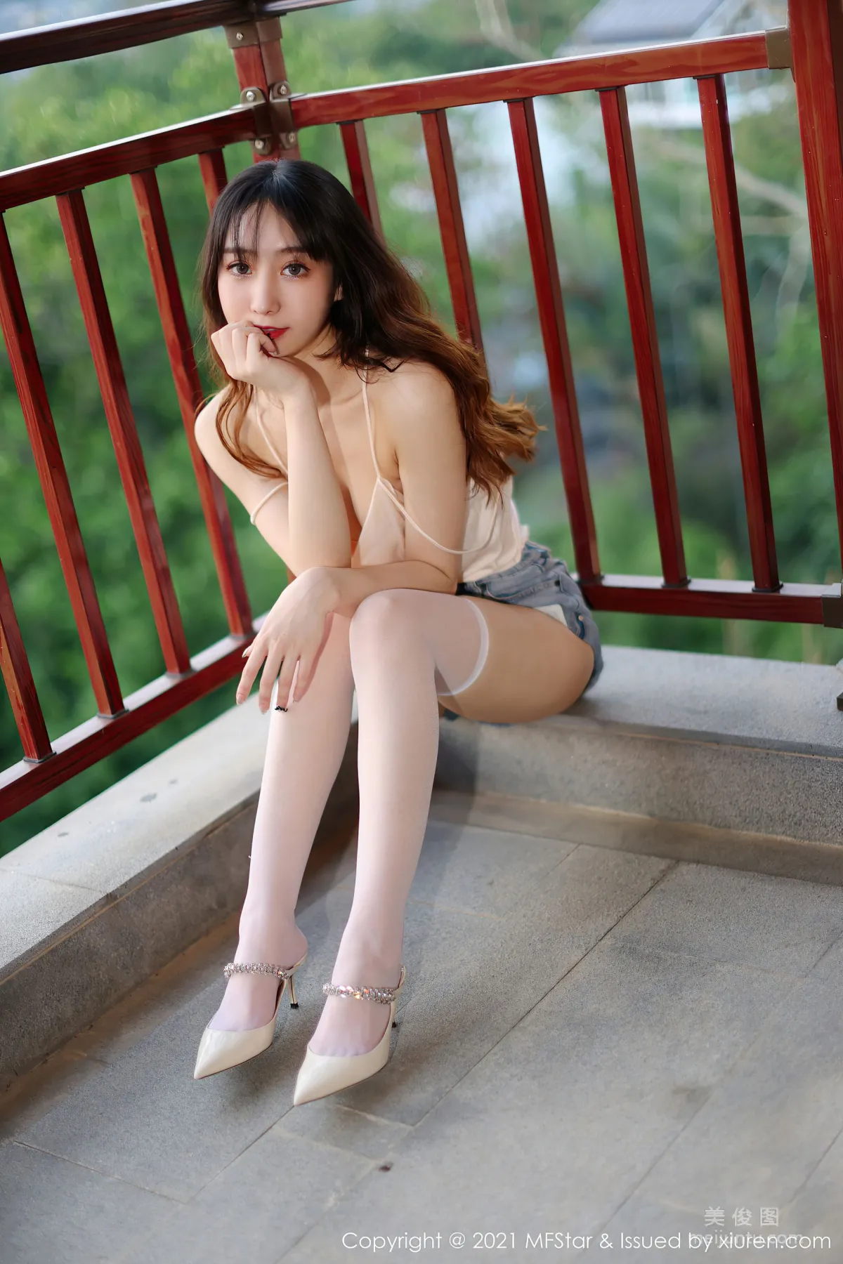 [模範學院MFStar] Vol.506 水水er - 潔白動人的吊帶與牛仔褲絲襪 19