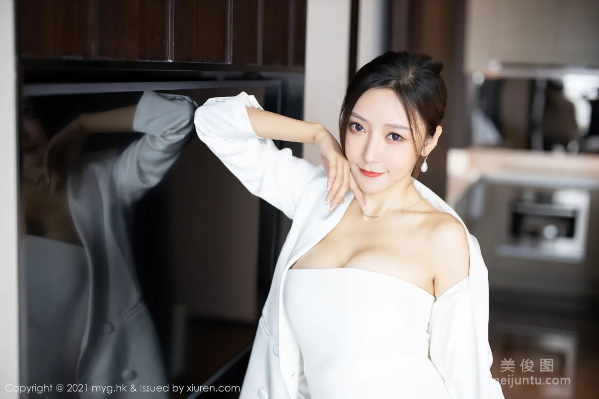 [MyGirl] Vol.541 Yanni Wang - Strapless Dress + Silk Legs photo 6