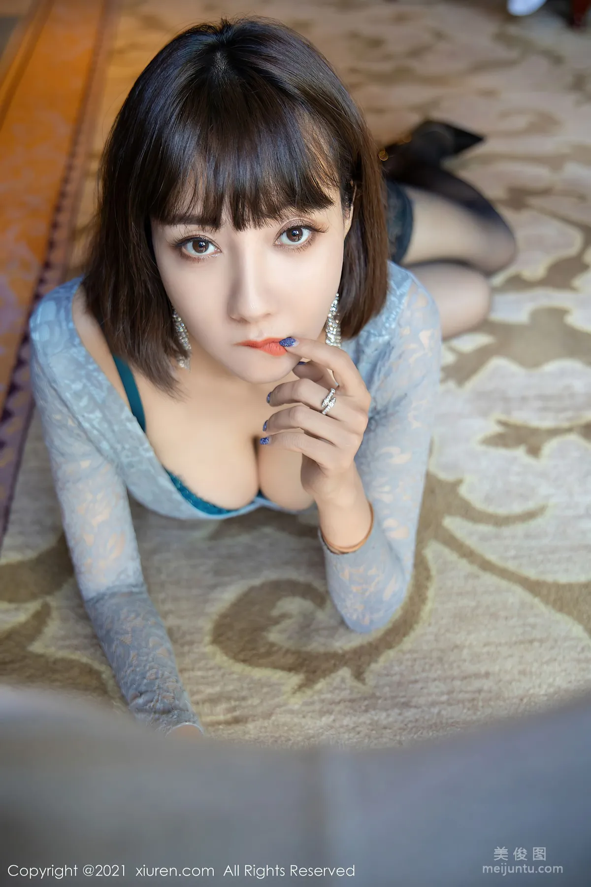 [秀人XiuRen] No.3563 果兒Victoria - 都市麗人典雅OL 40