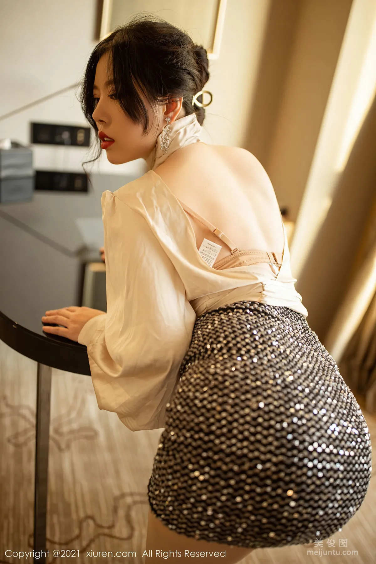 [XiuRen] No.3561 Bai Ruxue - Elegant Urban OL and Exquisite Hazy Stockings photo 7