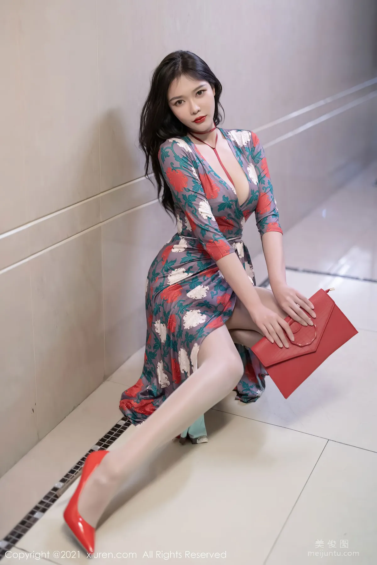 [秀人XiuRen] No.3562 娜比 - 華麗雍容的長裙之下 9