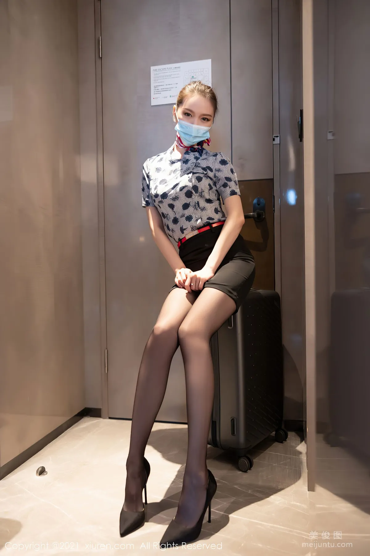 [秀人XiuRen] No.3553 梦心月 - 经典空乘制服3