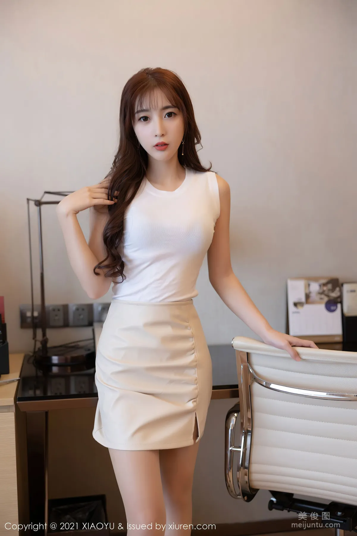[語畫界XIAOYU] Vol.554 林星闌 - 經典的都市OL短裙 2