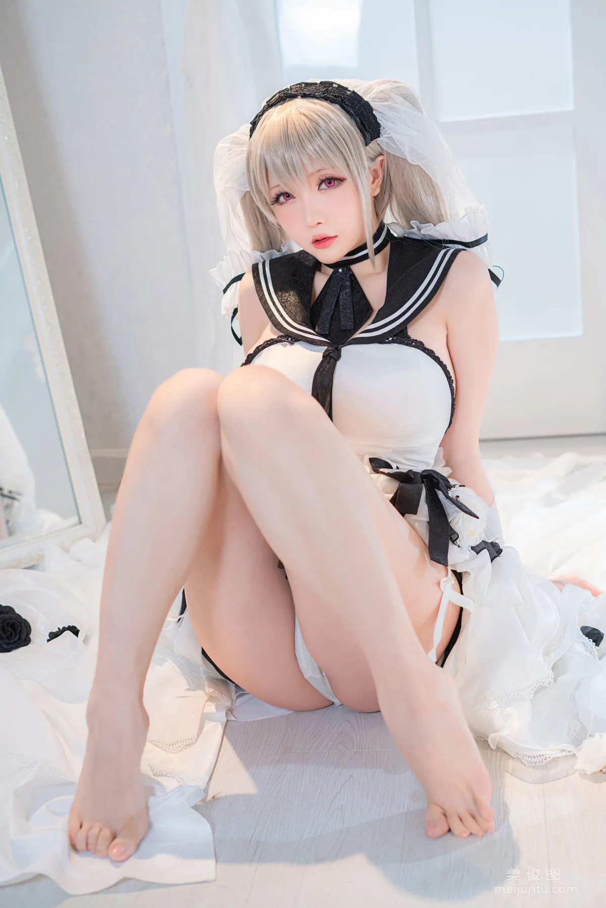 [Web Idols COSER Photo Set] Xingzhi Chichi - Pure White and Pitch Black《Formidable》 photo 8