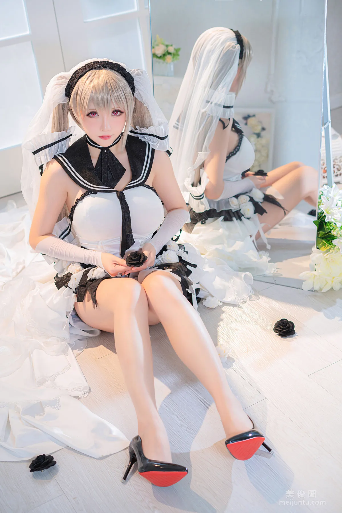 [Web Idols COSER Photo Set] Xingzhi Chichi - Pure White and Pitch Black《Formidable》 photo 11