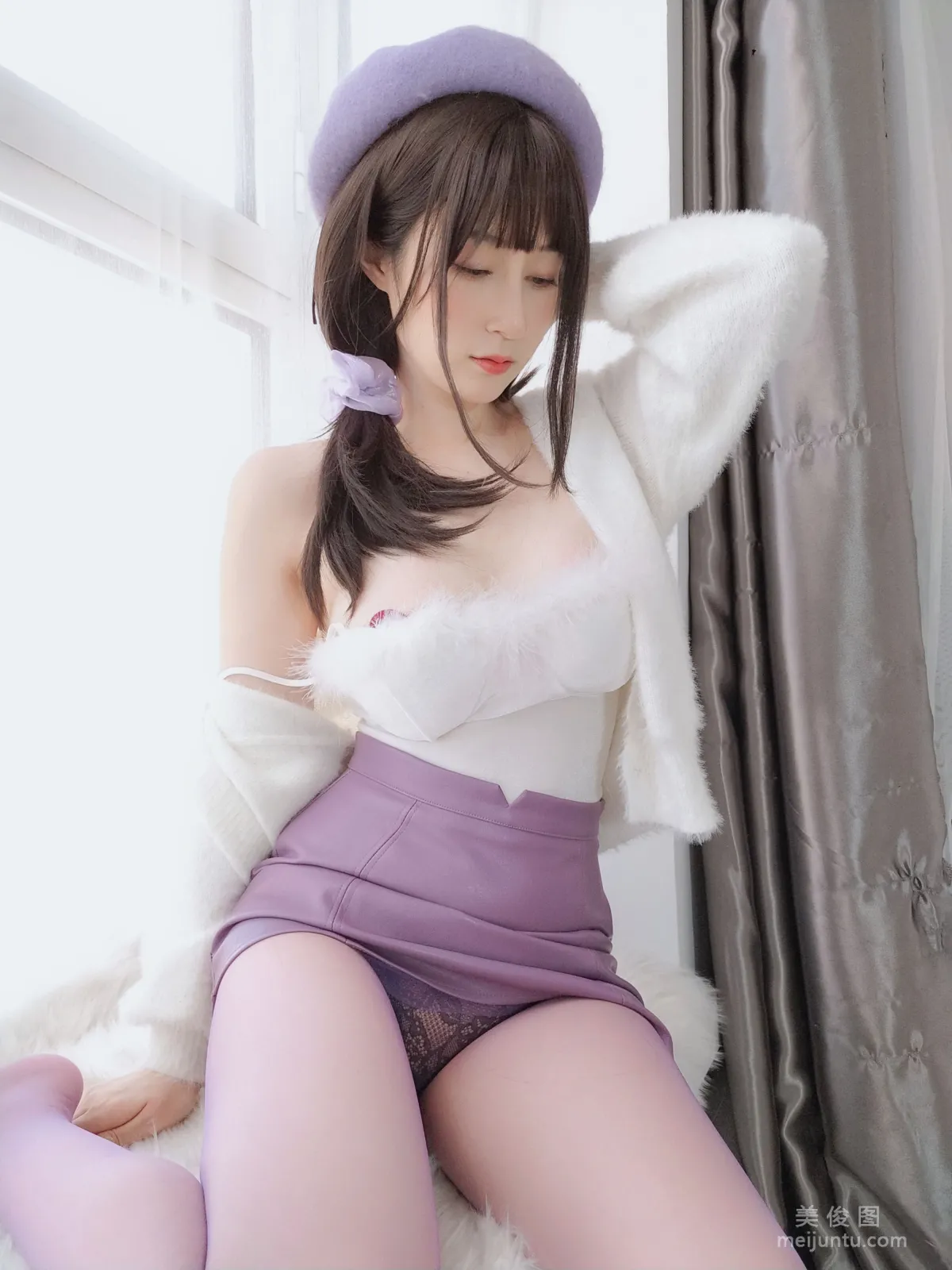 [网红COSER写真] 白银 - 人妻的仙女棒 套图53
