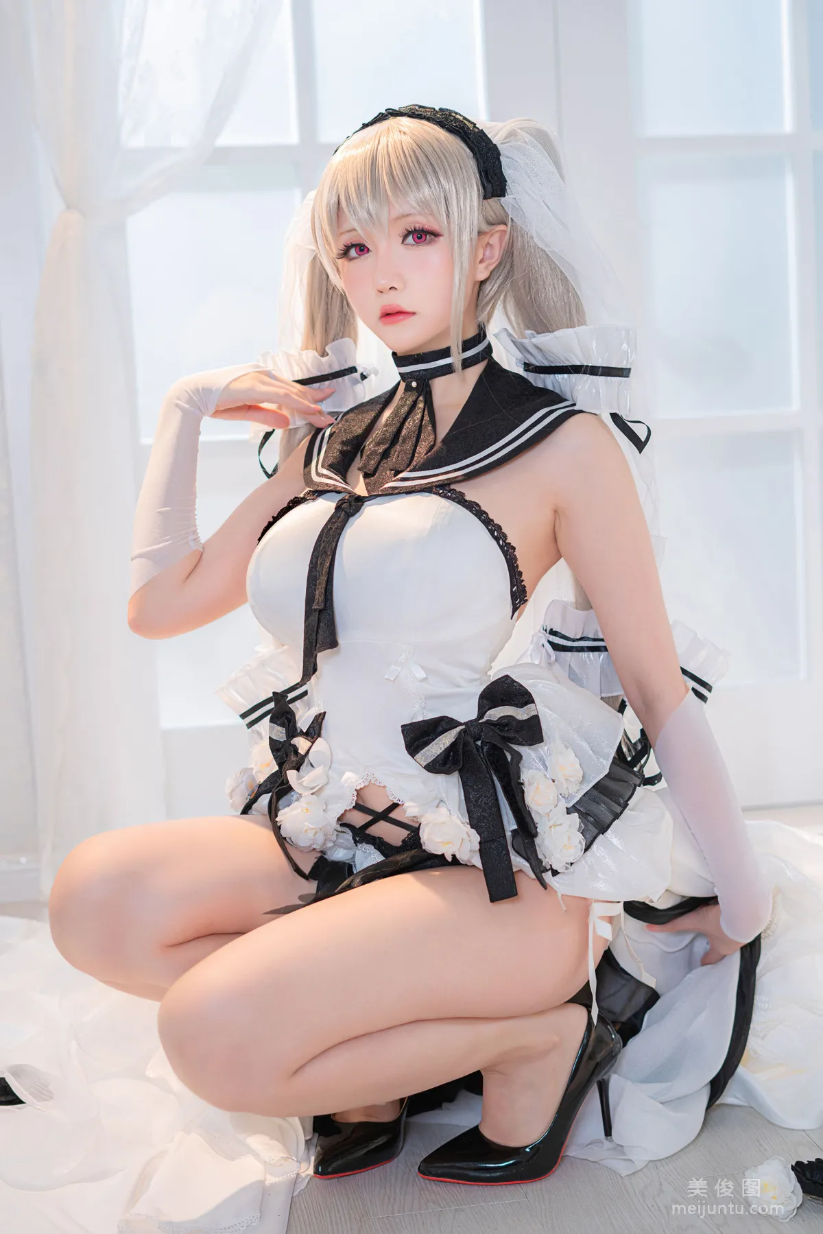 [Web Idols COSER Photo Set] Xingzhi Chichi - Pure White and Pitch Black《Formidable》 photo 17