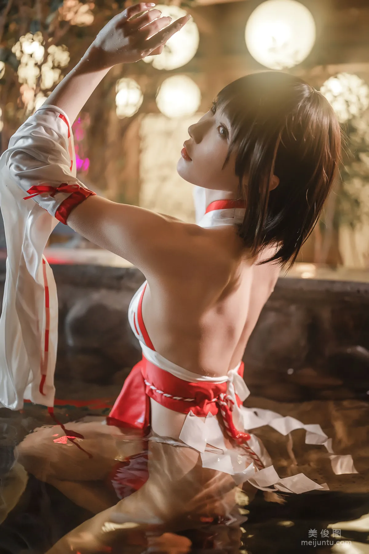 [网红COSER] 动漫博主阿包也是兔娘 - 温泉巫女9