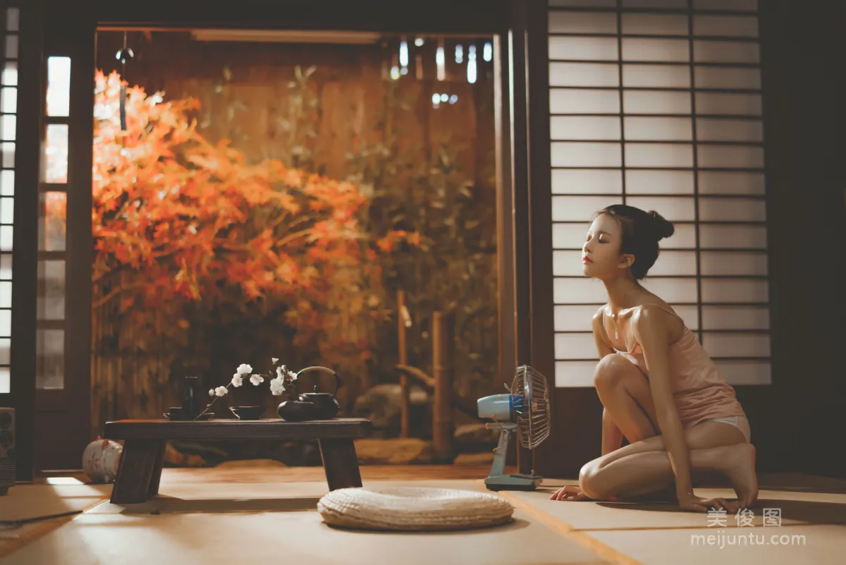 Ying Taomiao: Web Idols photo 5