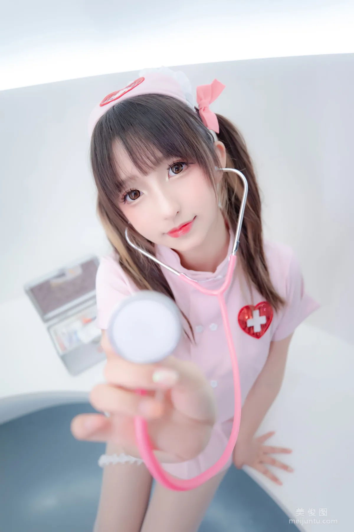 [網紅COSER] 蘿莉神楽闆真冬 之 心身バランス 寫真套圖 12