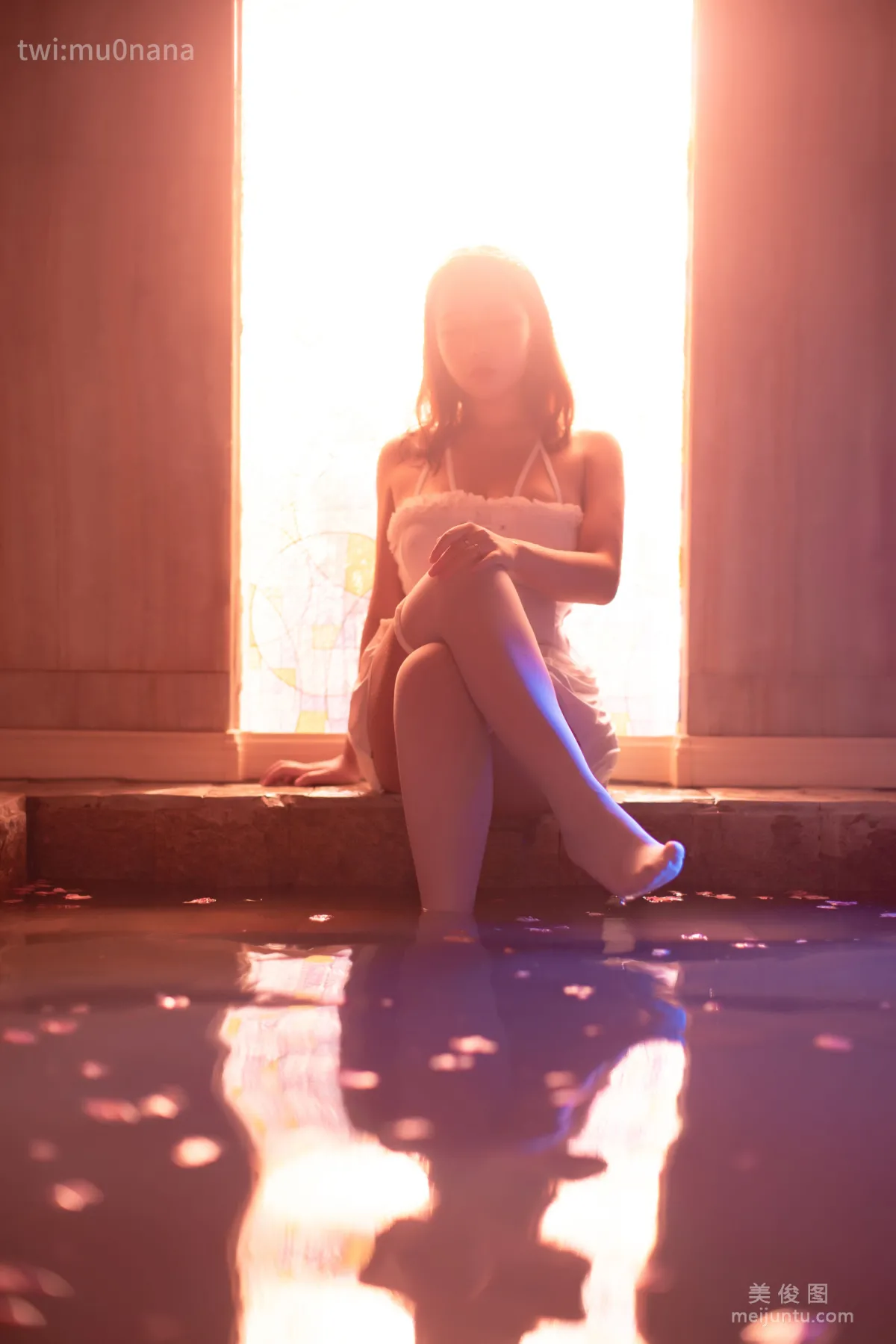[网红COSER] 动漫博主穆零Mu0 - 温泉 倒影24