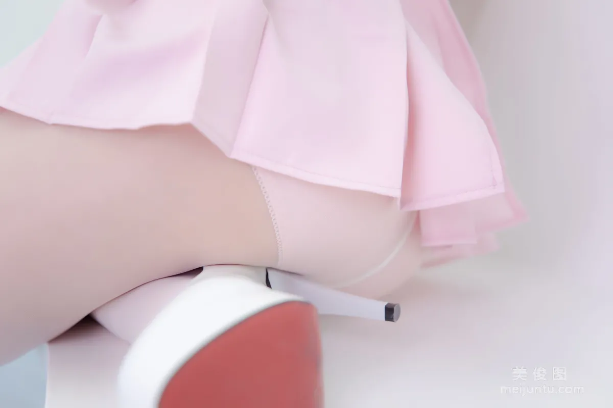 [網紅COSER] 蘿莉神楽闆真冬 之 心身バランス 寫真套圖 55