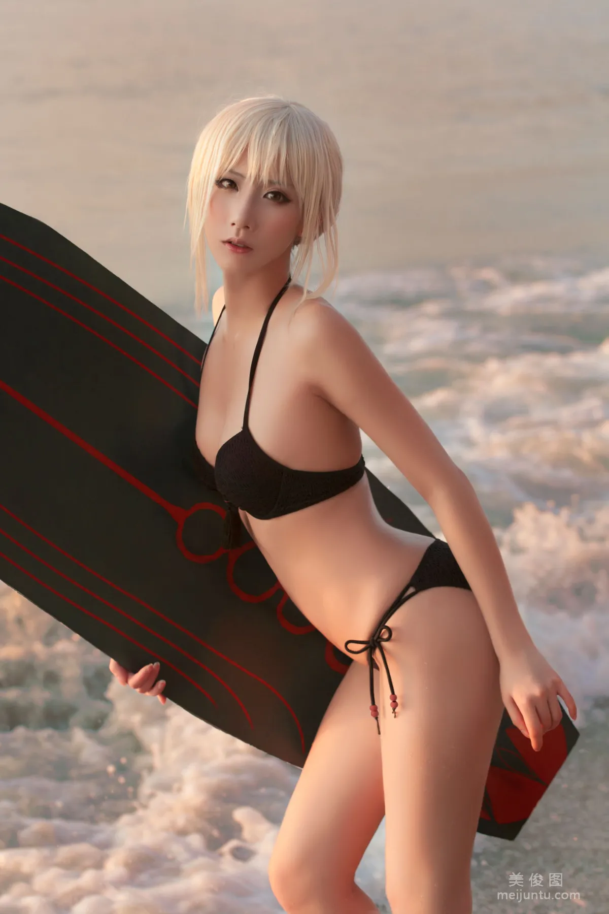 [網紅COSER] 半半子&amp;索索sophia - 海邊泳裝 35
