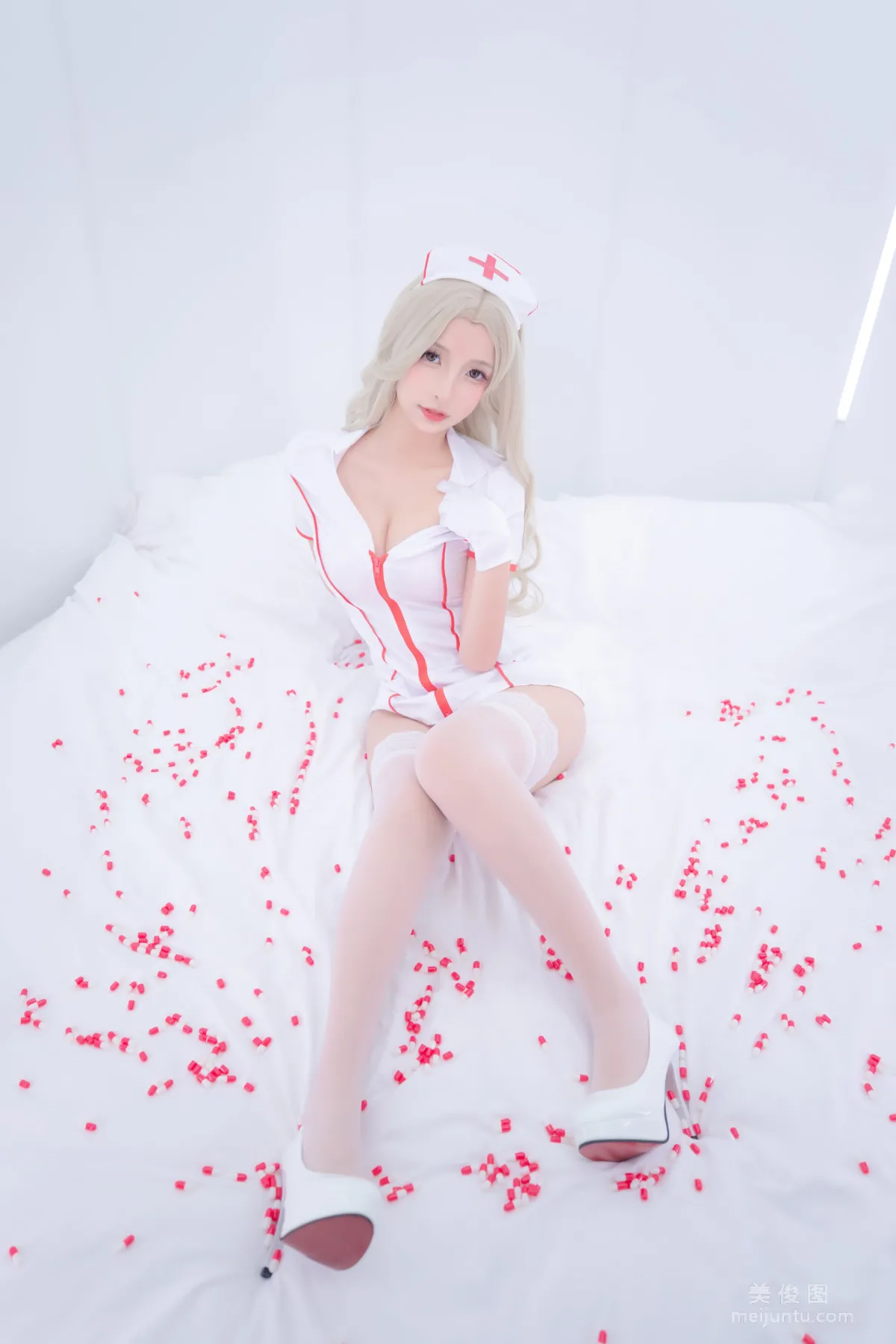 [網紅COSER] 蘿莉神楽闆真冬 之 心身バランス 寫真套圖 80